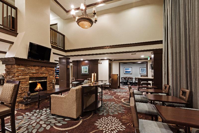 בית מלון כפרי Staybridge Suites Tulsa Woodland Hills, An Ihg
