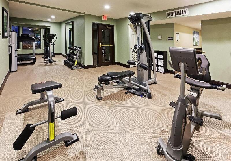 בית מלון כפרי Staybridge Suites Tulsa Woodland Hills, An Ihg