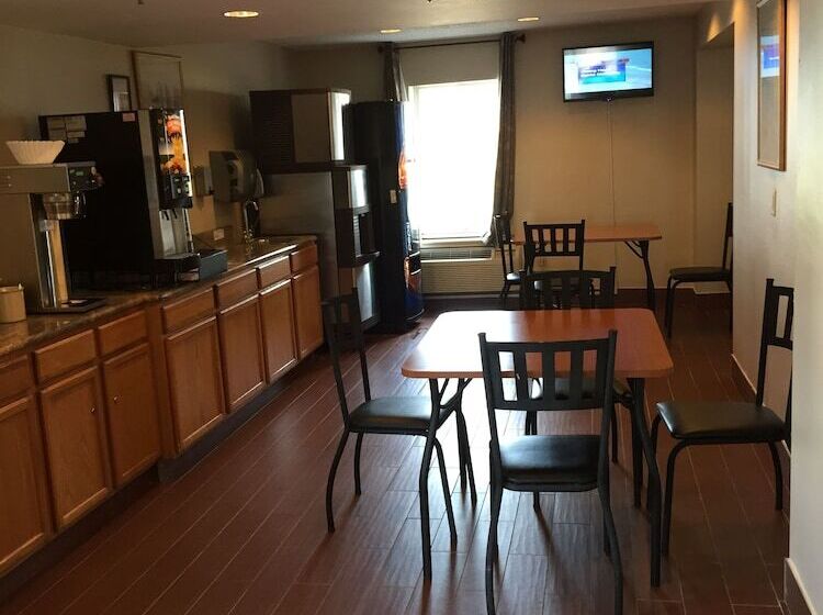 Отель Super 8 By Wyndham Allentown