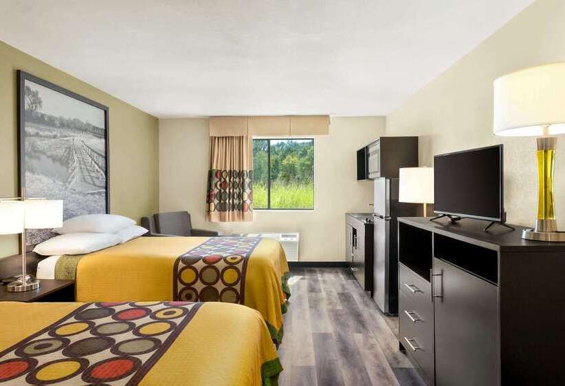 فندق Super 8 By Wyndham Clinton