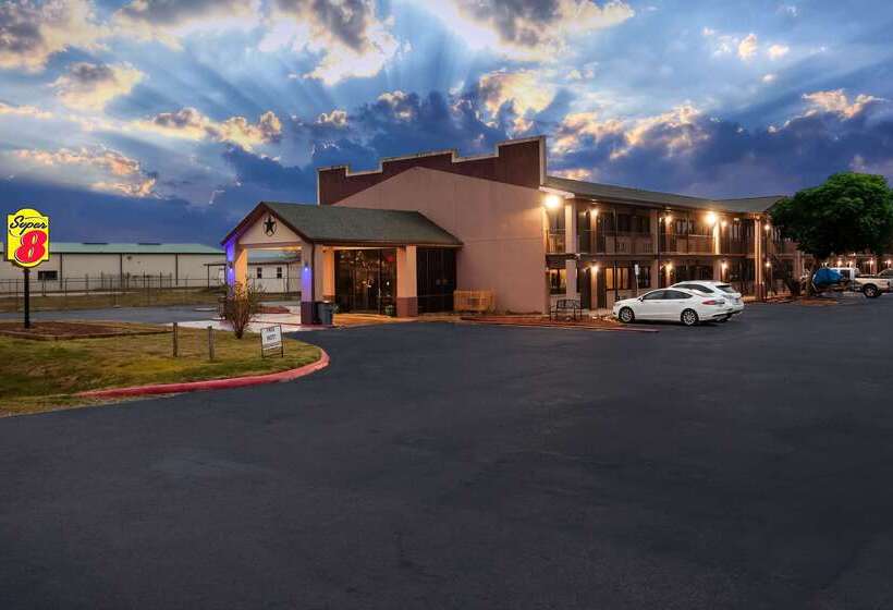 ホテル Super 8 By Wyndham Giddings