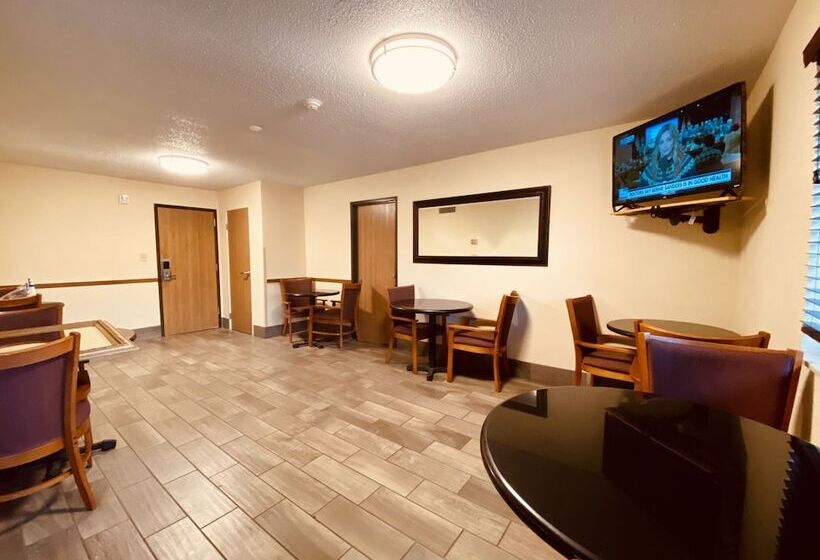 호텔 Super 8 By Wyndham Lawrence Ku