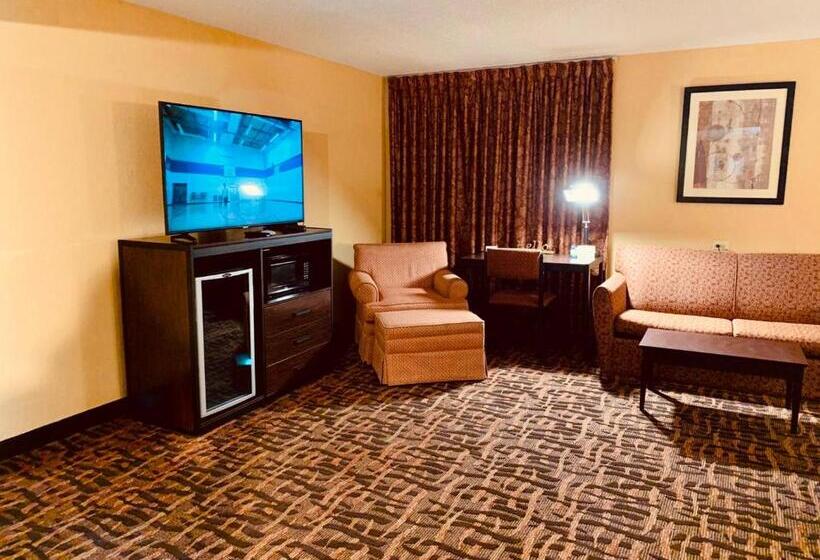 Отель Super 8 By Wyndham Lawrence Ku