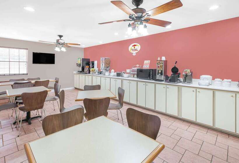 هتل Super 8 By Wyndham Lowell/bentonville/rogers Area