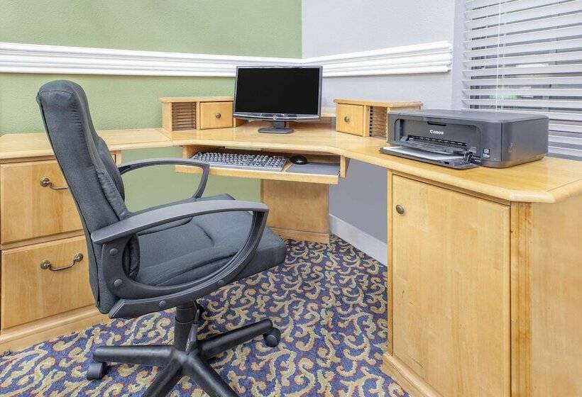 هتل Super 8 By Wyndham Lowell/bentonville/rogers Area