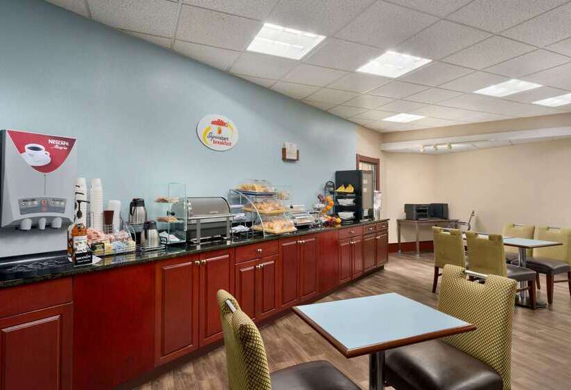 فندق Super 8 By Wyndham West Greenwich/providence