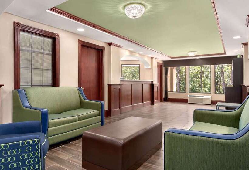 فندق Super 8 By Wyndham West Greenwich/providence