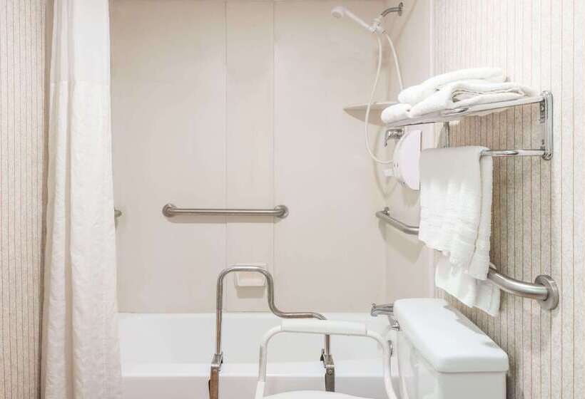 فندق Super 8 By Wyndham West Greenwich/providence