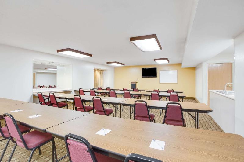 Surestay Hotel By Best Western Christiansburg Blacksburg
