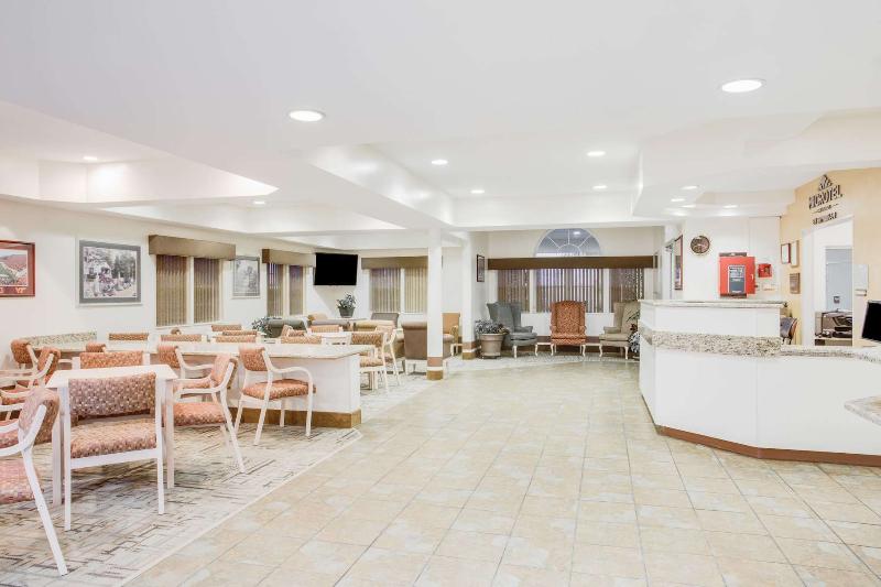 Surestay Hotel By Best Western Christiansburg Blacksburg