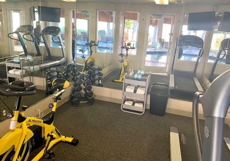 Surestay Plus Hotel By Best Western Redding