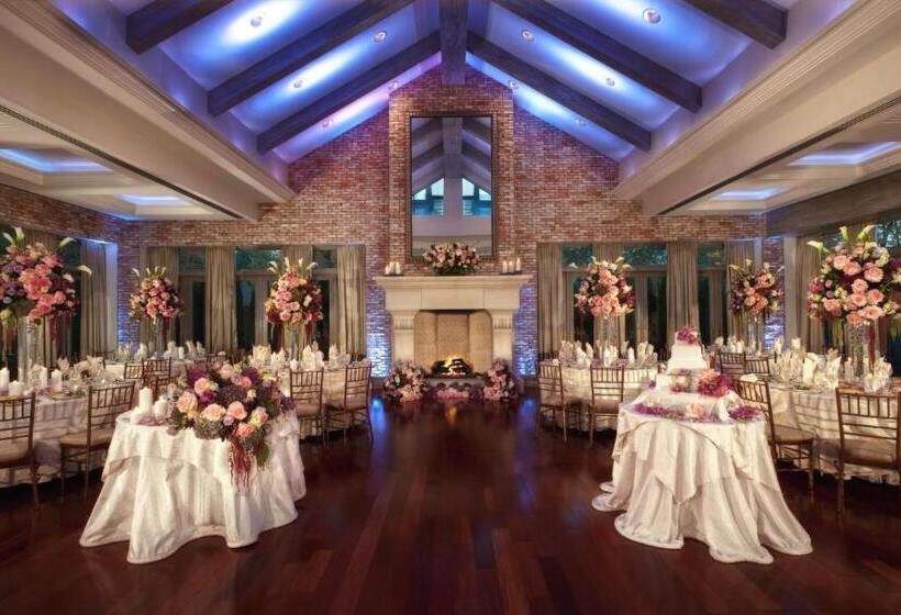 Отель The Inn at Fox Hollow