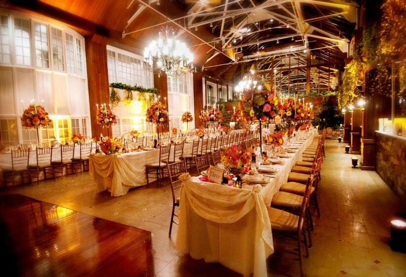 Отель The Inn at Fox Hollow