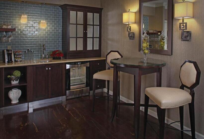 Отель The Inn at Fox Hollow