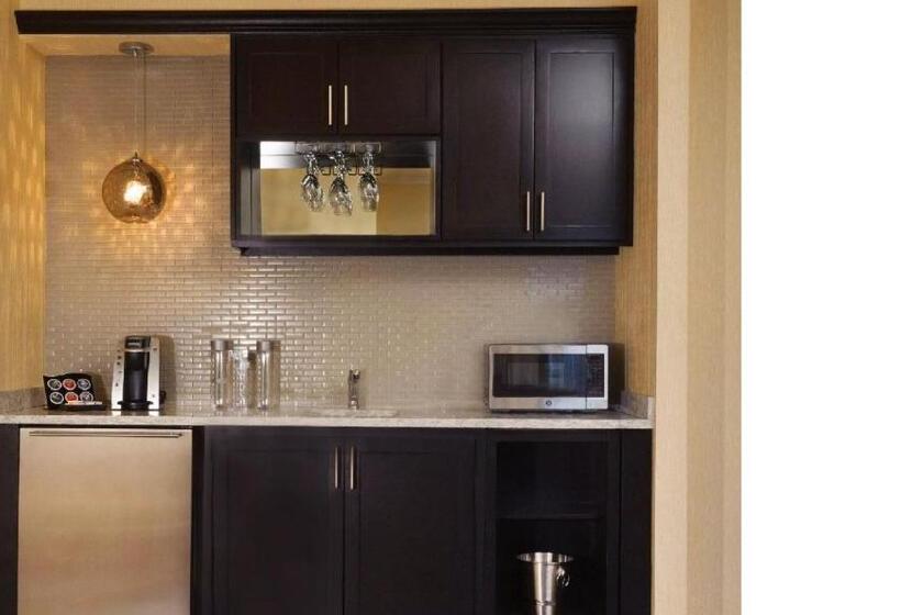 Отель The Inn at Fox Hollow