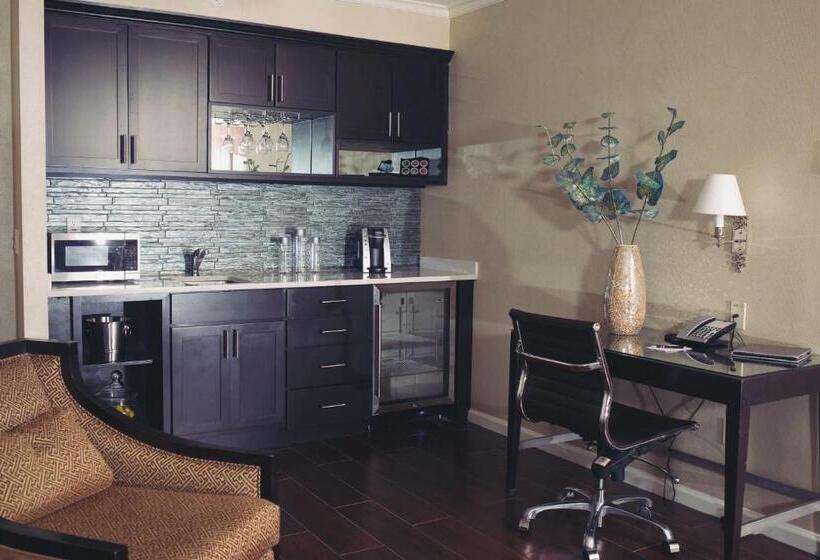 Отель The Inn at Fox Hollow