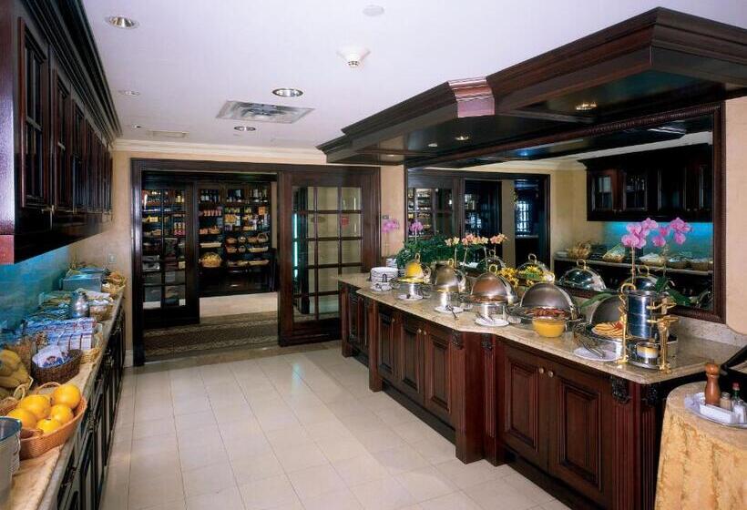 Отель The Inn at Fox Hollow