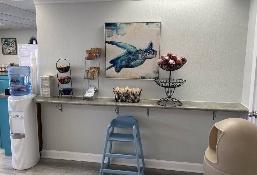 Отель The Islander Inn