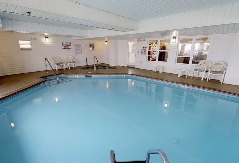 Отель The Islander Inn