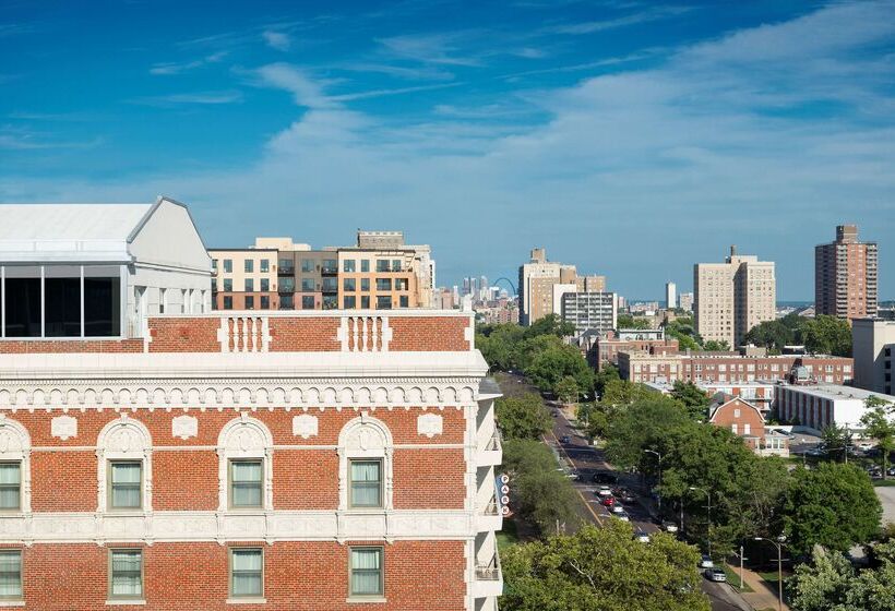هتل The Royal Sonesta Chase Park Plaza St. Louis
