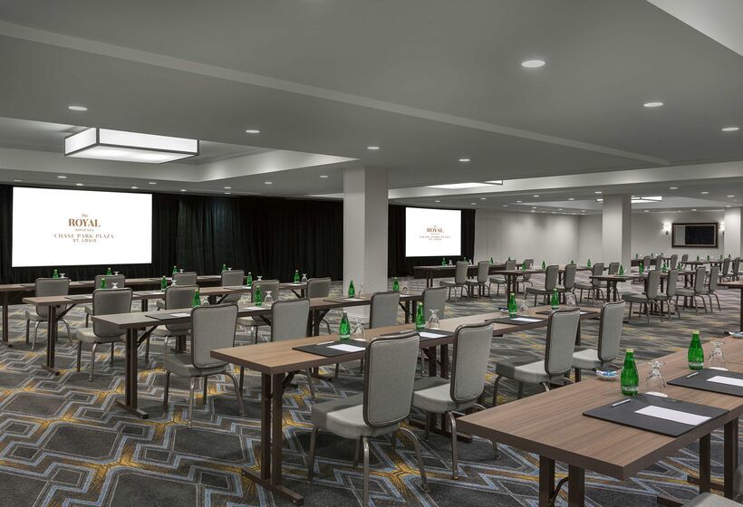 هتل The Royal Sonesta Chase Park Plaza St. Louis