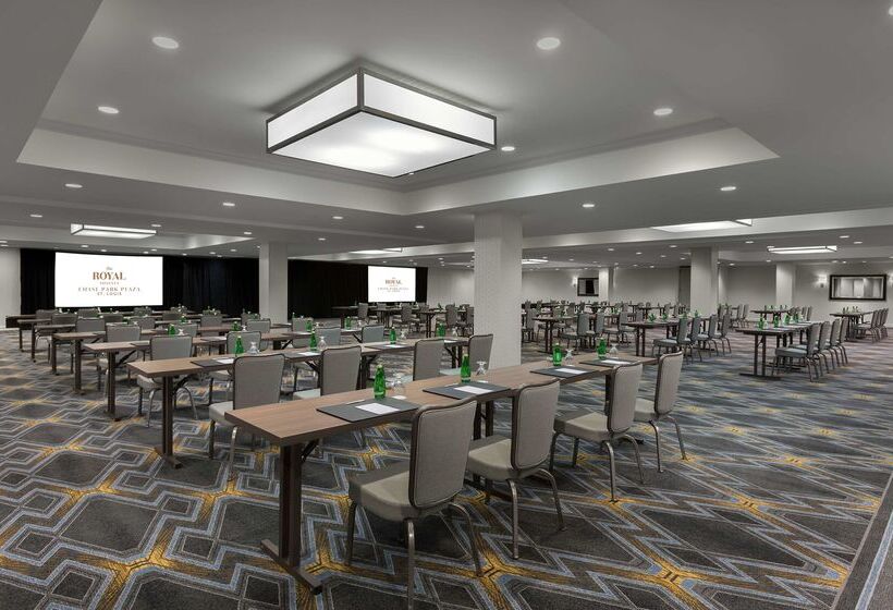هتل The Royal Sonesta Chase Park Plaza St. Louis