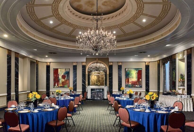 هتل The Royal Sonesta Chase Park Plaza St. Louis