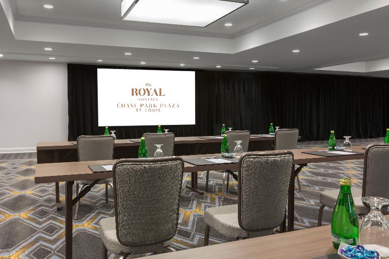 هتل The Royal Sonesta Chase Park Plaza St. Louis