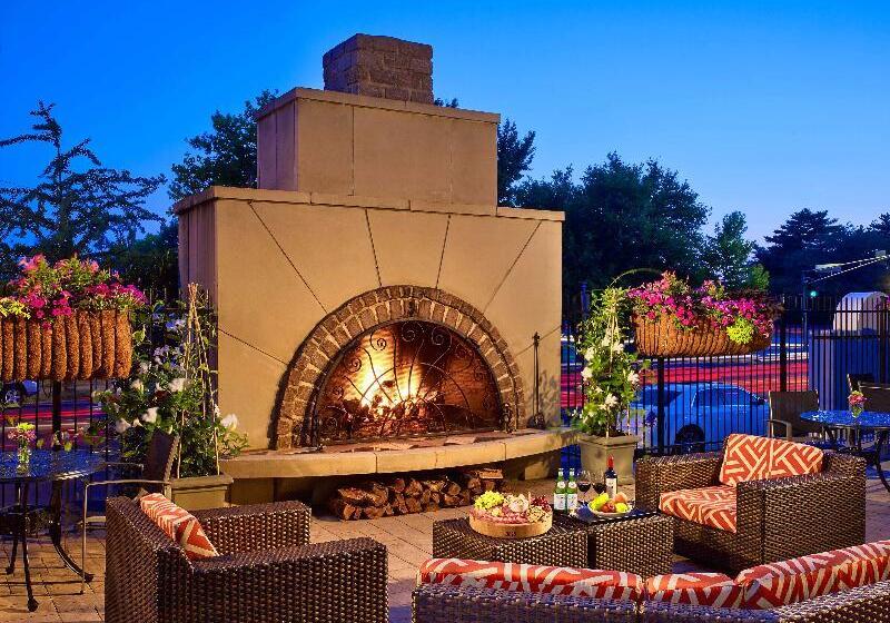 هتل The Royal Sonesta Chase Park Plaza St. Louis