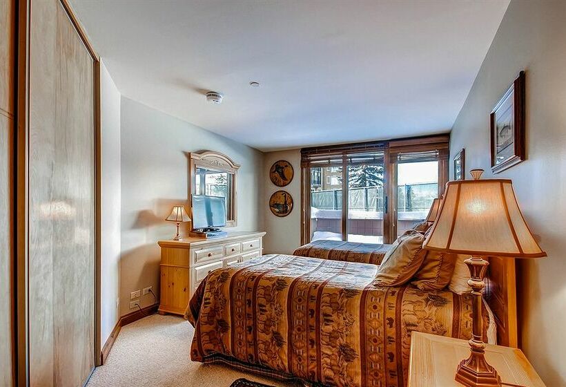 Отель Vail Spa Condominiums By East West Destination Hospitality