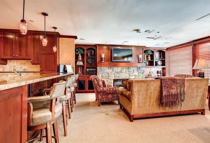 Отель Vail Spa Condominiums By East West Destination Hospitality