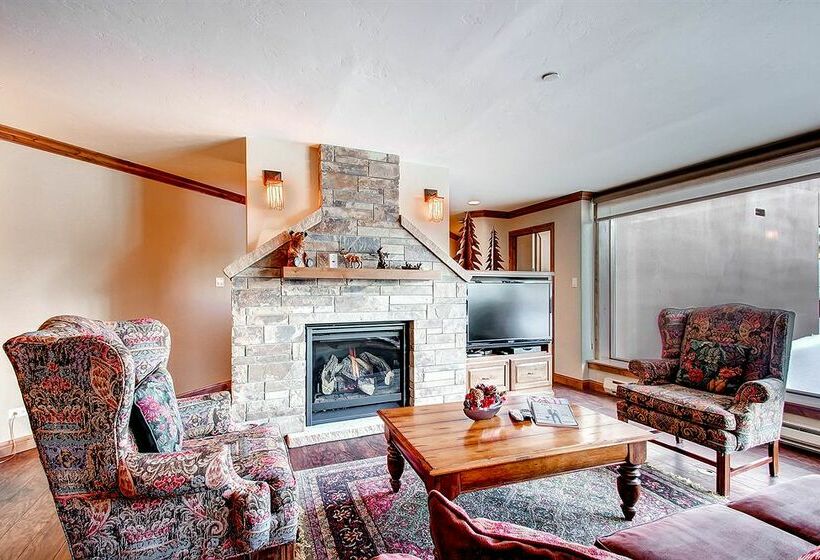 Отель Vail Spa Condominiums By East West Destination Hospitality