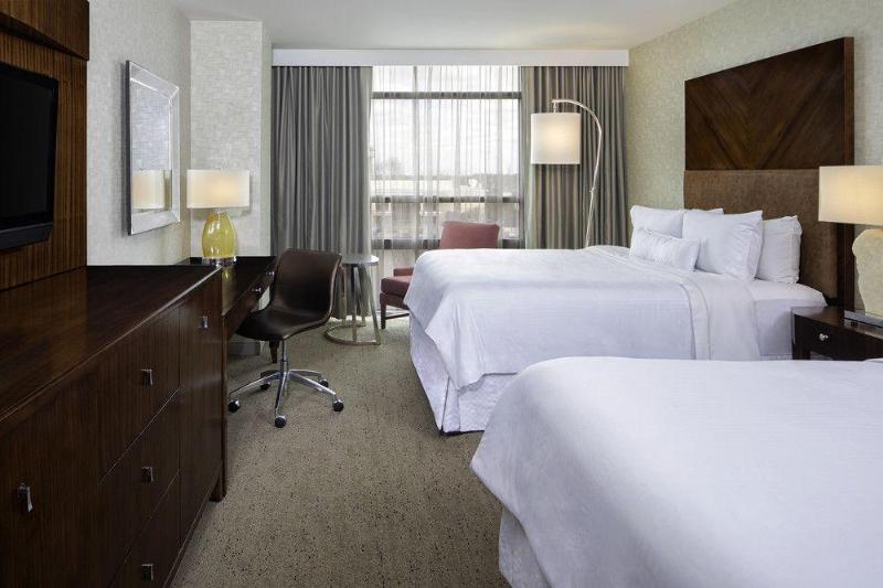 هتل The Westin Mount Laurel