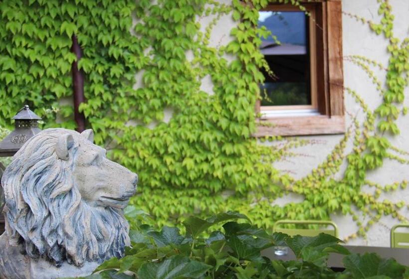 فندق Zum Schwarzen Löwen