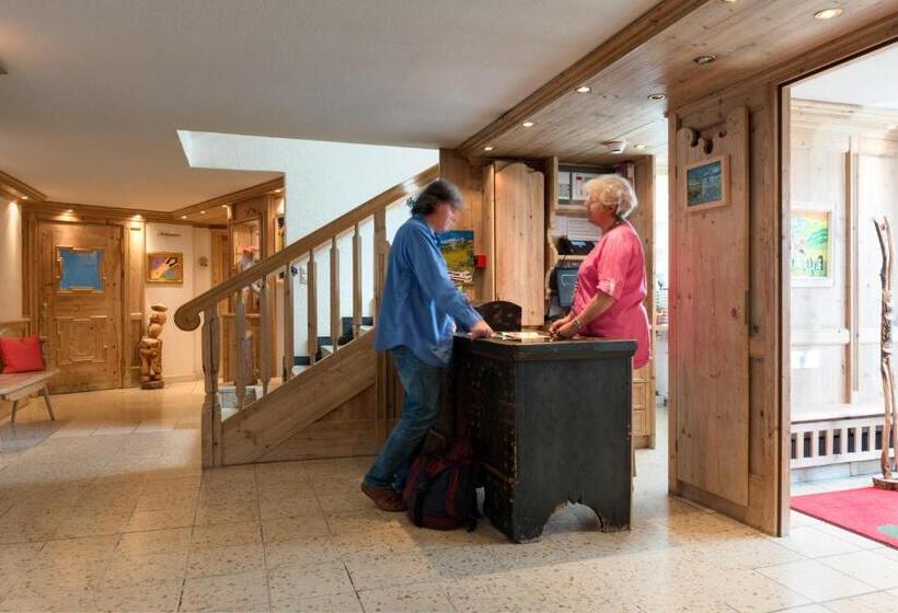 Kunsthotel Linde Garni