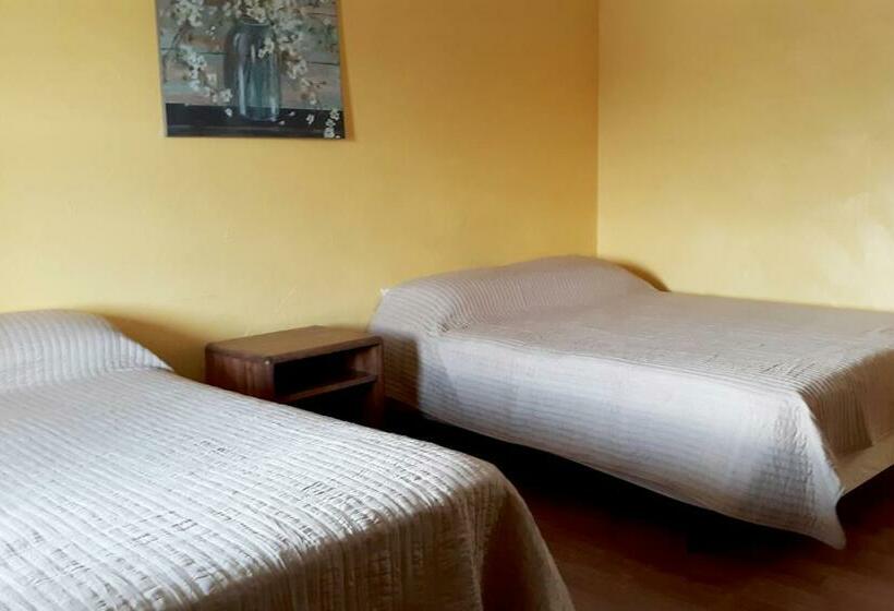 בית מלון כפרי Budget Inn