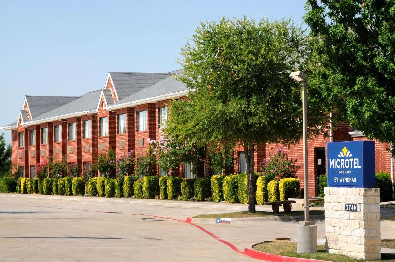 Microtel Inn & Suites By Wyndham Arlington/dallas Area