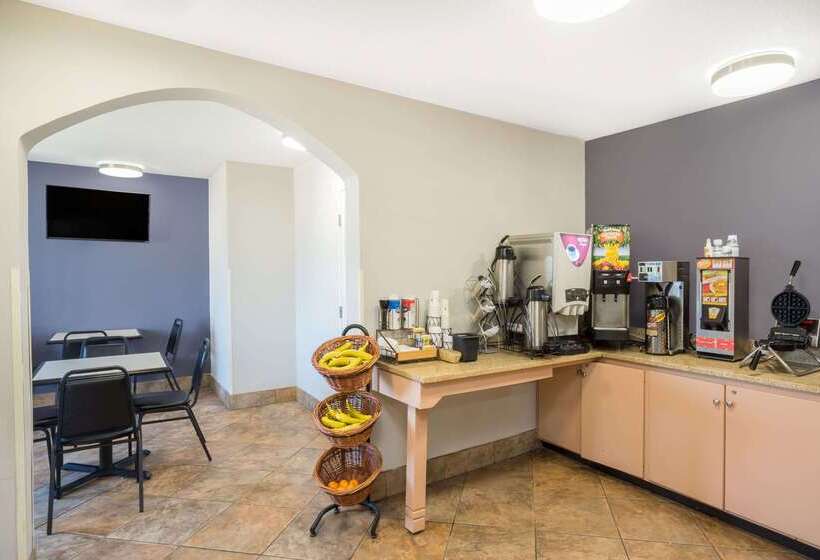 Microtel Inn Bowling Green