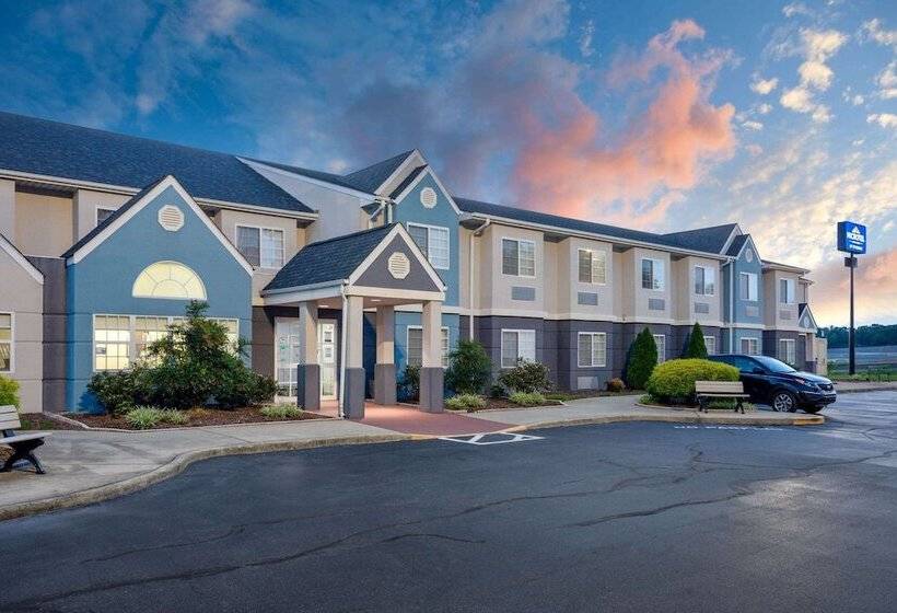 Microtel Inn & Suites By Wyndham Burlington