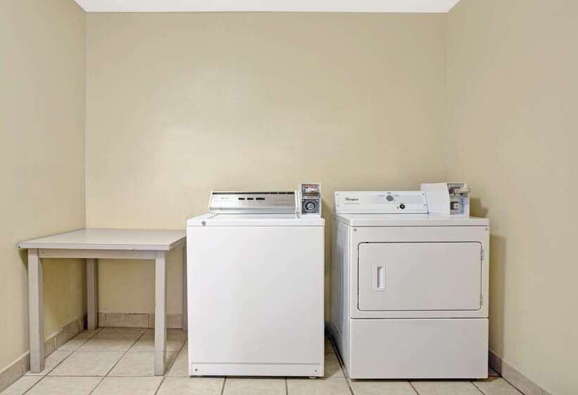 Microtel Inn & Suites By Wyndham Houston/webster/nasa/clearlake