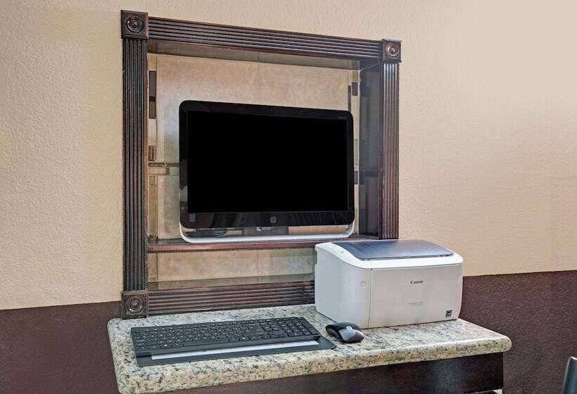 Microtel Inn & Suites By Wyndham Houston/webster/nasa/clearlake