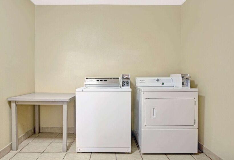 Microtel Inn & Suites By Wyndham Houston/webster/nasa/clearlake