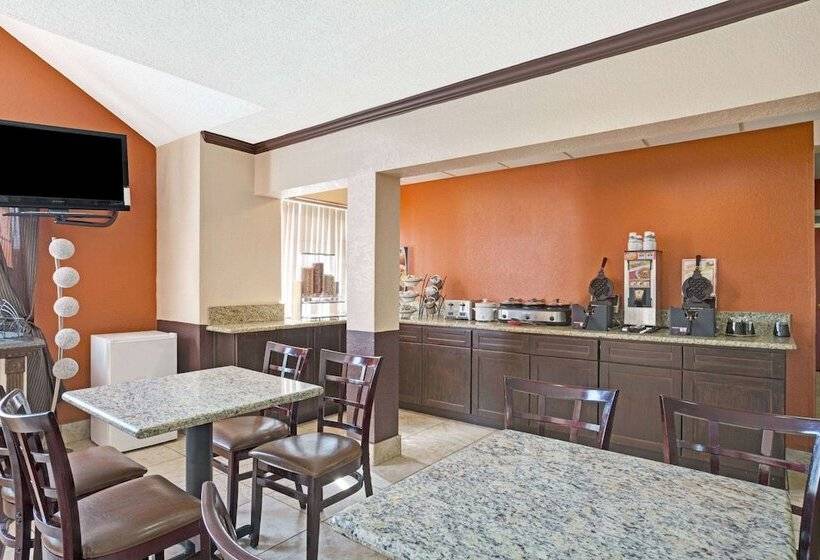 Microtel Inn & Suites By Wyndham Houston/webster/nasa/clearlake