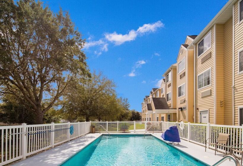 Microtel Inn & Suites By Wyndham Leesburg/mt Dora