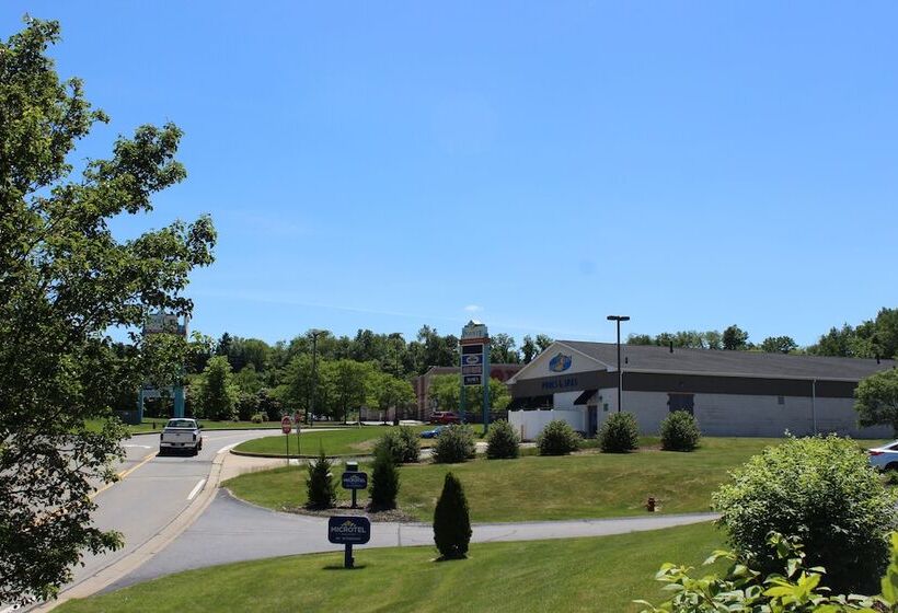 Microtel Inn & Suites By Wyndham Pittsburgh Airport