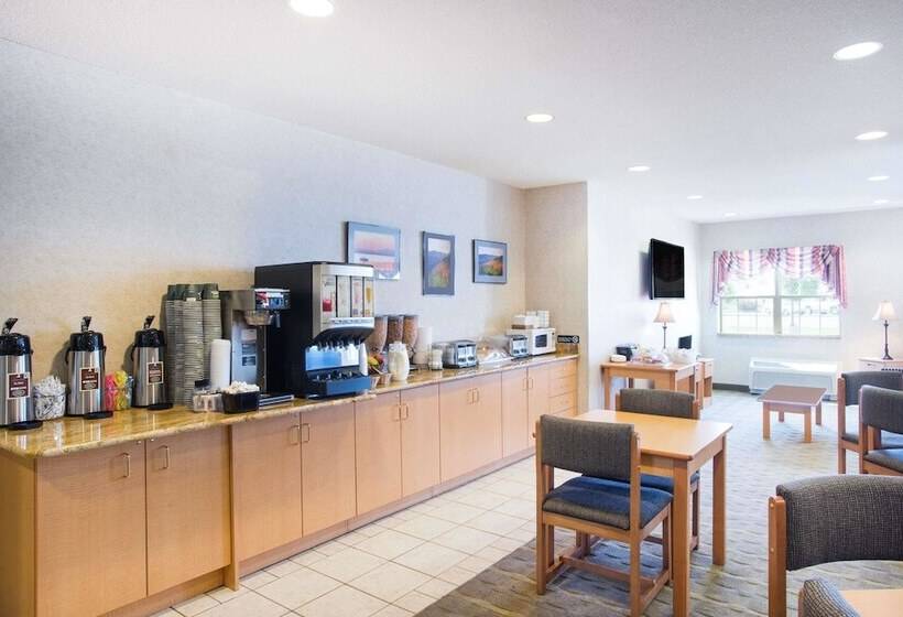 Microtel Inn & Suites By Wyndham Plattsburgh