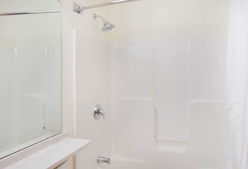 Microtel Inn & Suites By Wyndham Plattsburgh