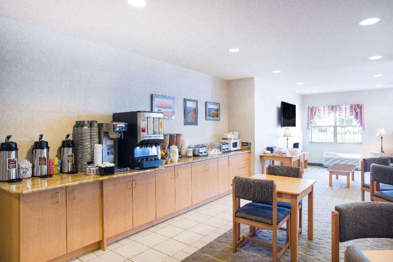 Microtel Inn & Suites By Wyndham Plattsburgh