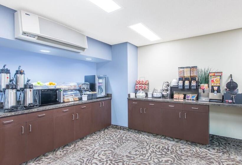 Microtel Inn & Suites By Wyndham Seneca Falls