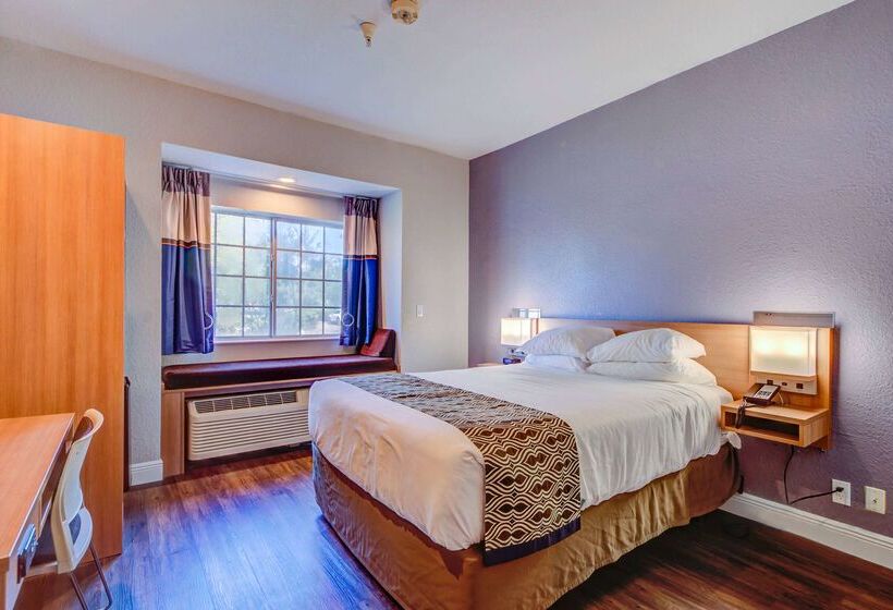 Microtel Inn And Suites   Zephyrhills